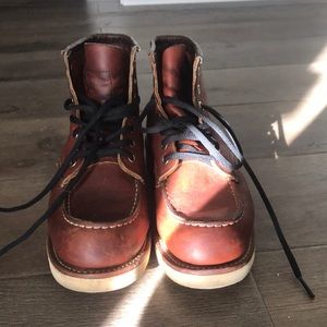 Gently used men’s red wing boots